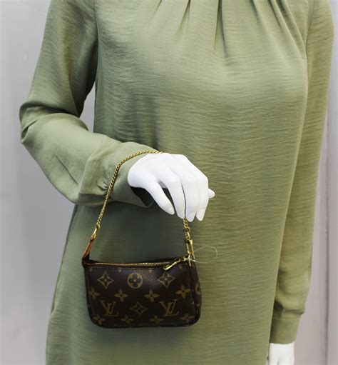 louis vuitton mini pochette accessoires monogram canvas bag|louis vuitton baguette.